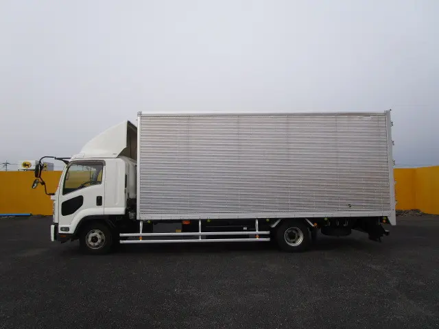 中型アルミバントラック