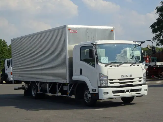 メーカー：いすゞ「フォワード」